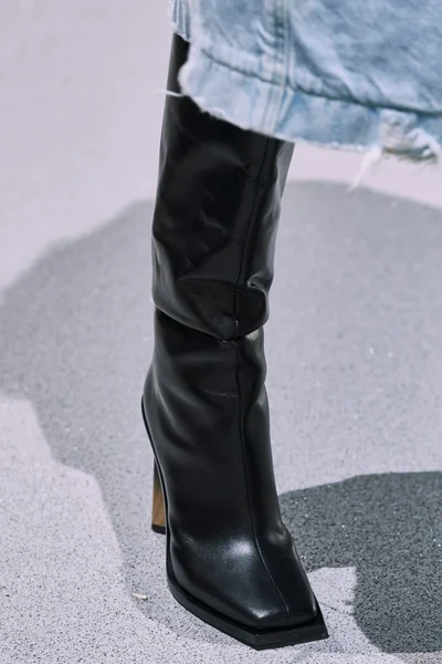 Look 77